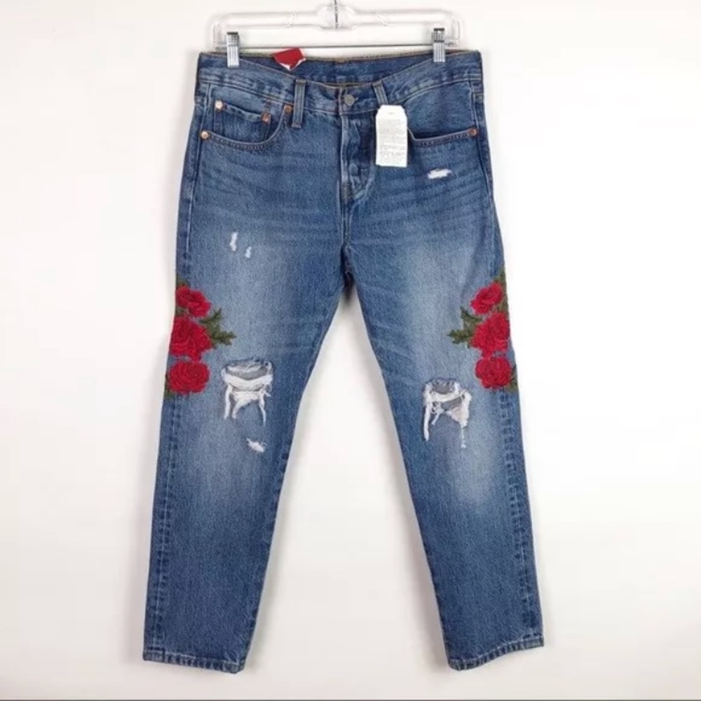 Levi’s 501  rose floral embroidered crop jeans ♥️